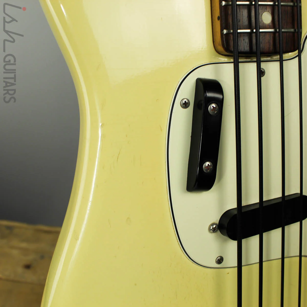 1976 Fender Musicmaster Bass Short Scale Olympic White w/OHSC - Image 6