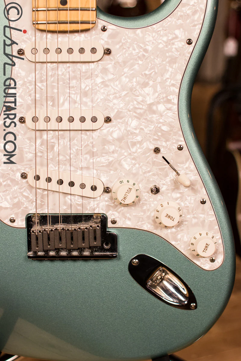 Fender USA Stratocaster Early 2000's Rare Color [Used] - Image 4