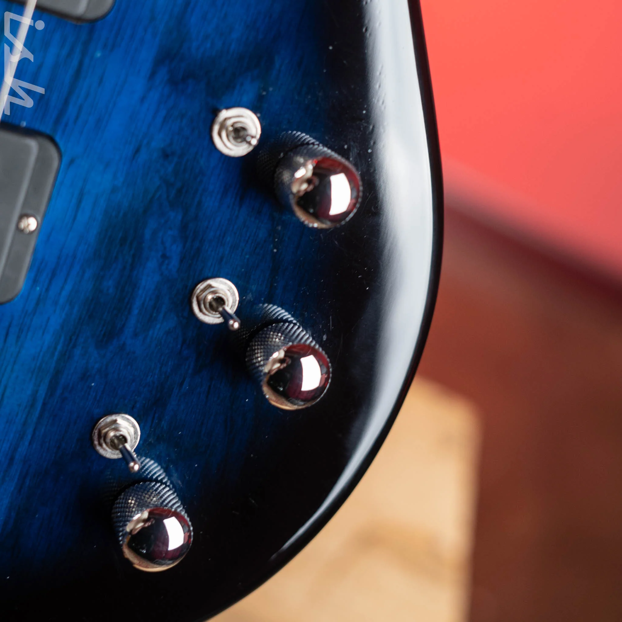 G&L Tribute Series L-2000 Blue Burst - Image 7