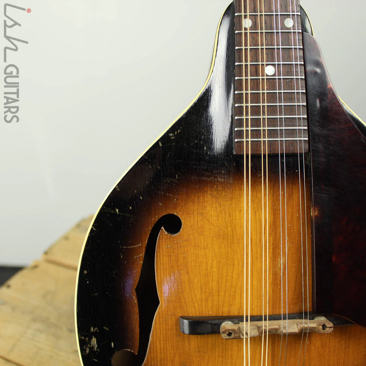 1930s Vintage Gibson A50 Mandolin - Image 3