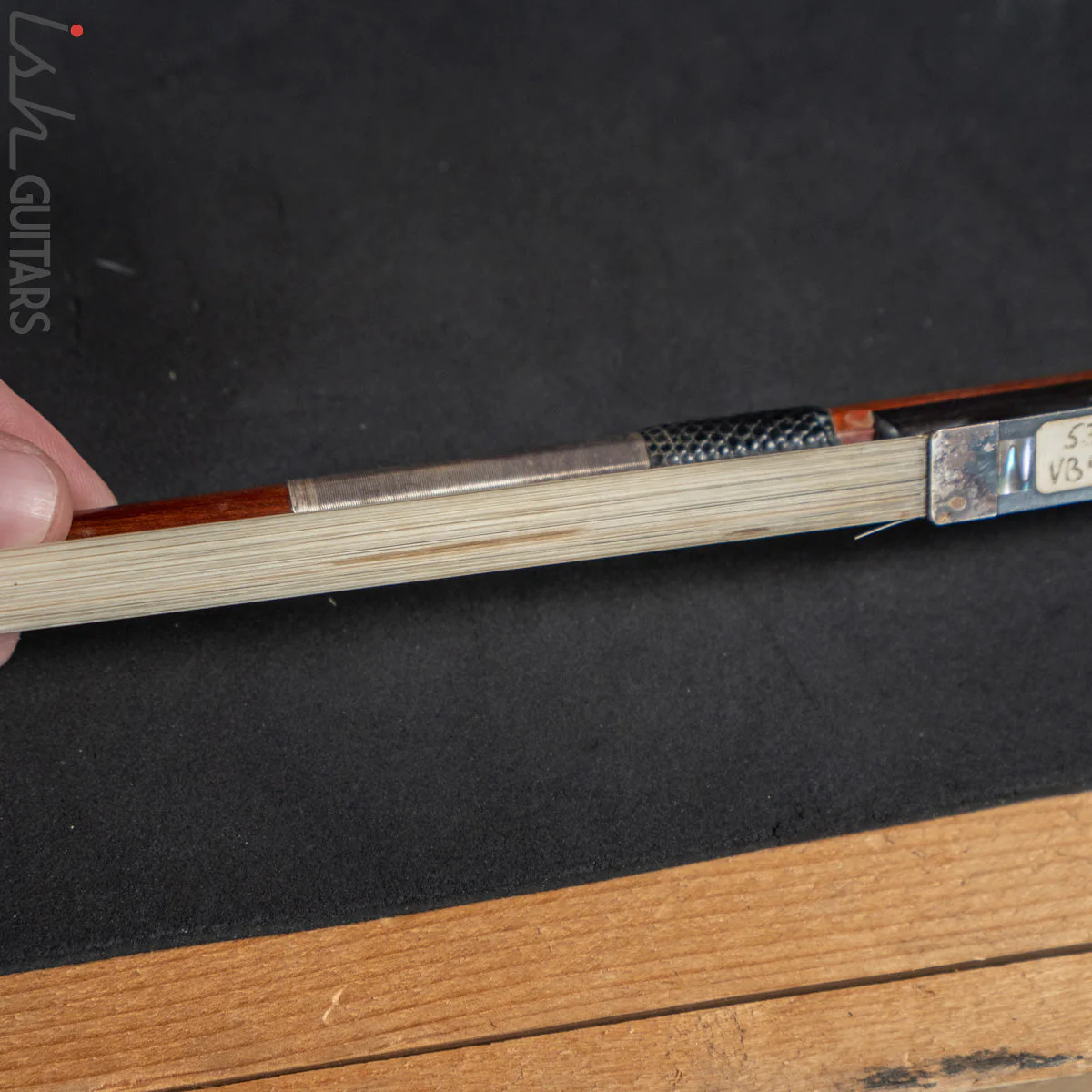 Guy Laurent Workshop Pernambuco Violin Bow - 4/4 size - Round Stick - Silver Mounted - Image 8