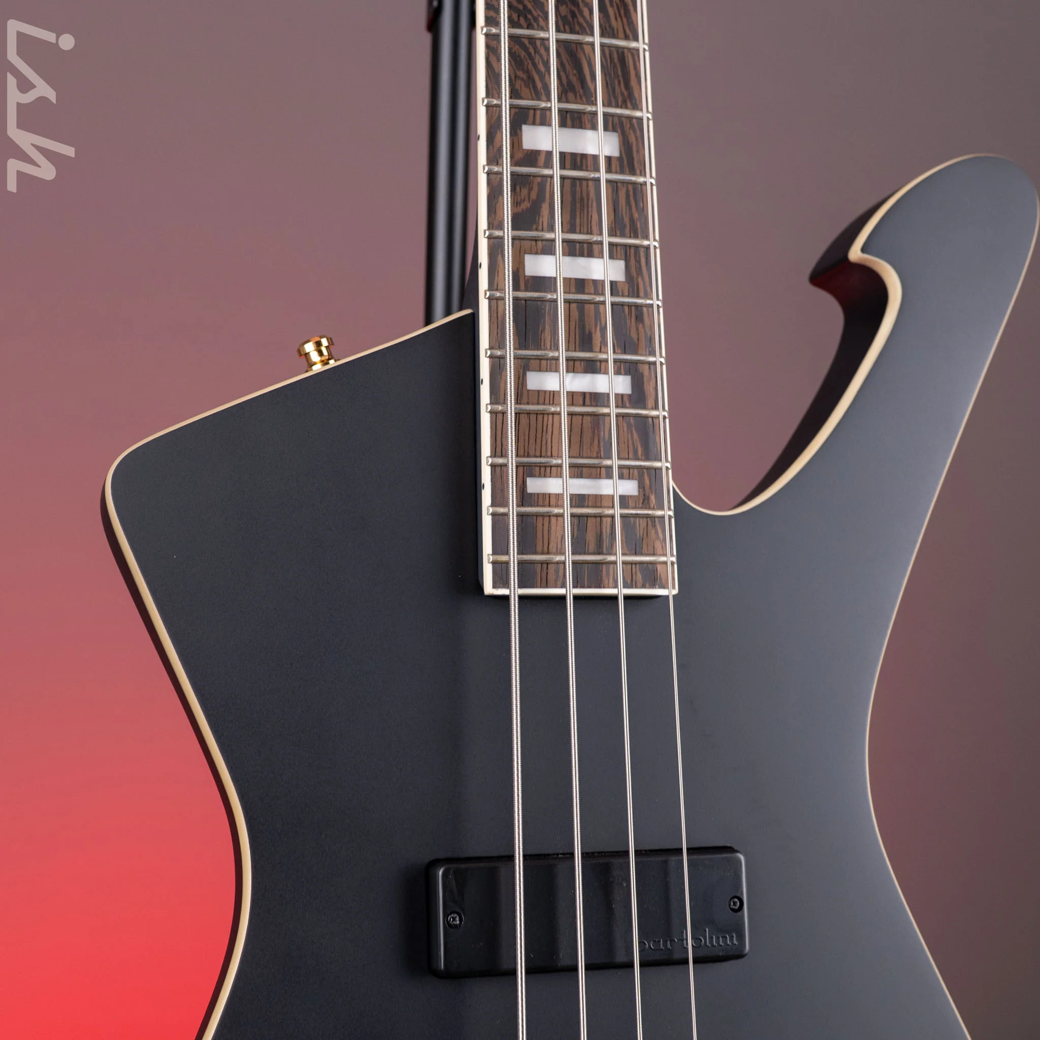 Ibanez ICB620 Iceman 4-String Bass Black Flat - Image 4