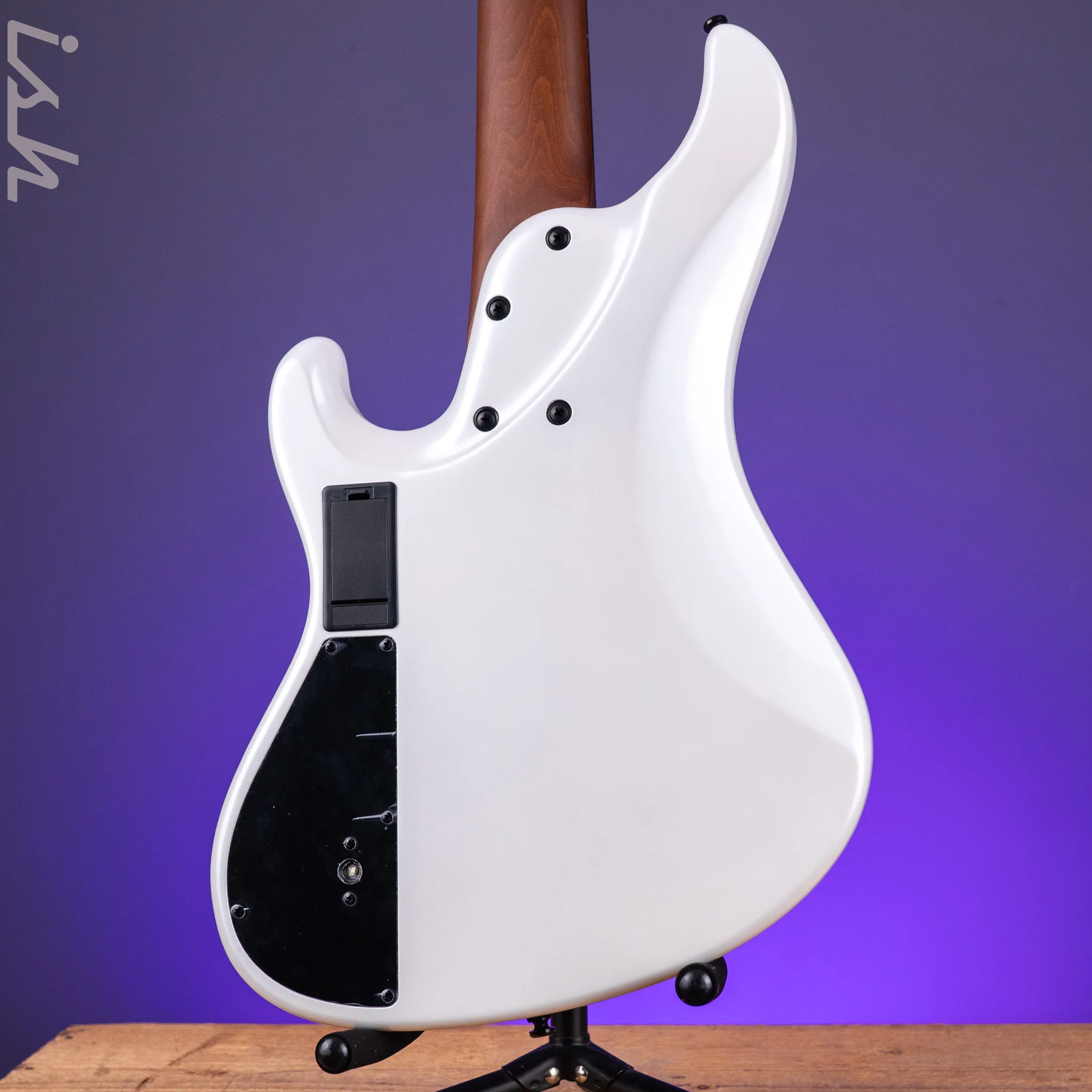 Ibanez Mode MDM1005 5-String Bass Pearl White - Image 9