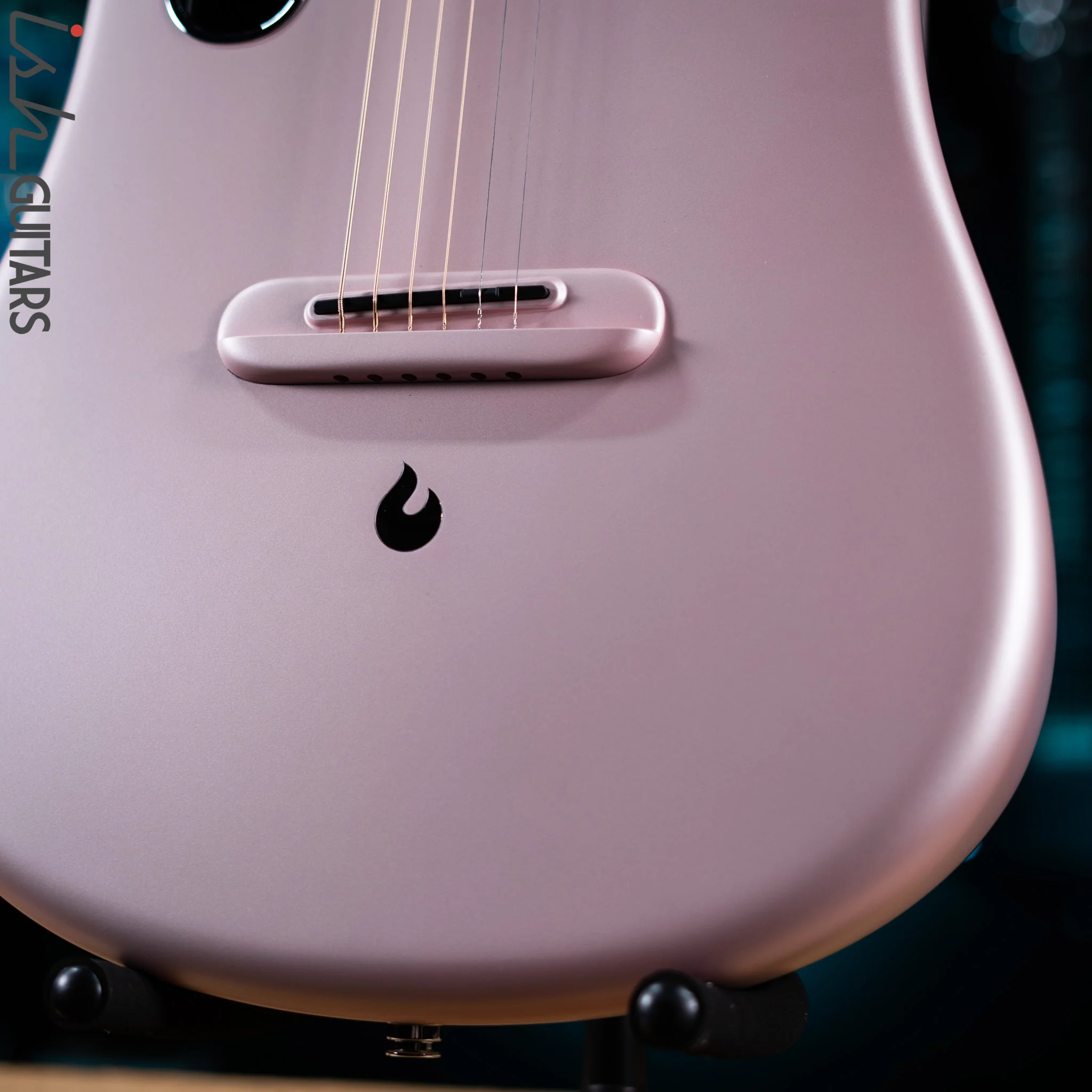 Lava Music Lava Me 3 Smart Acoustic Guitar 38" Pink w/ Space Bag - Image 4