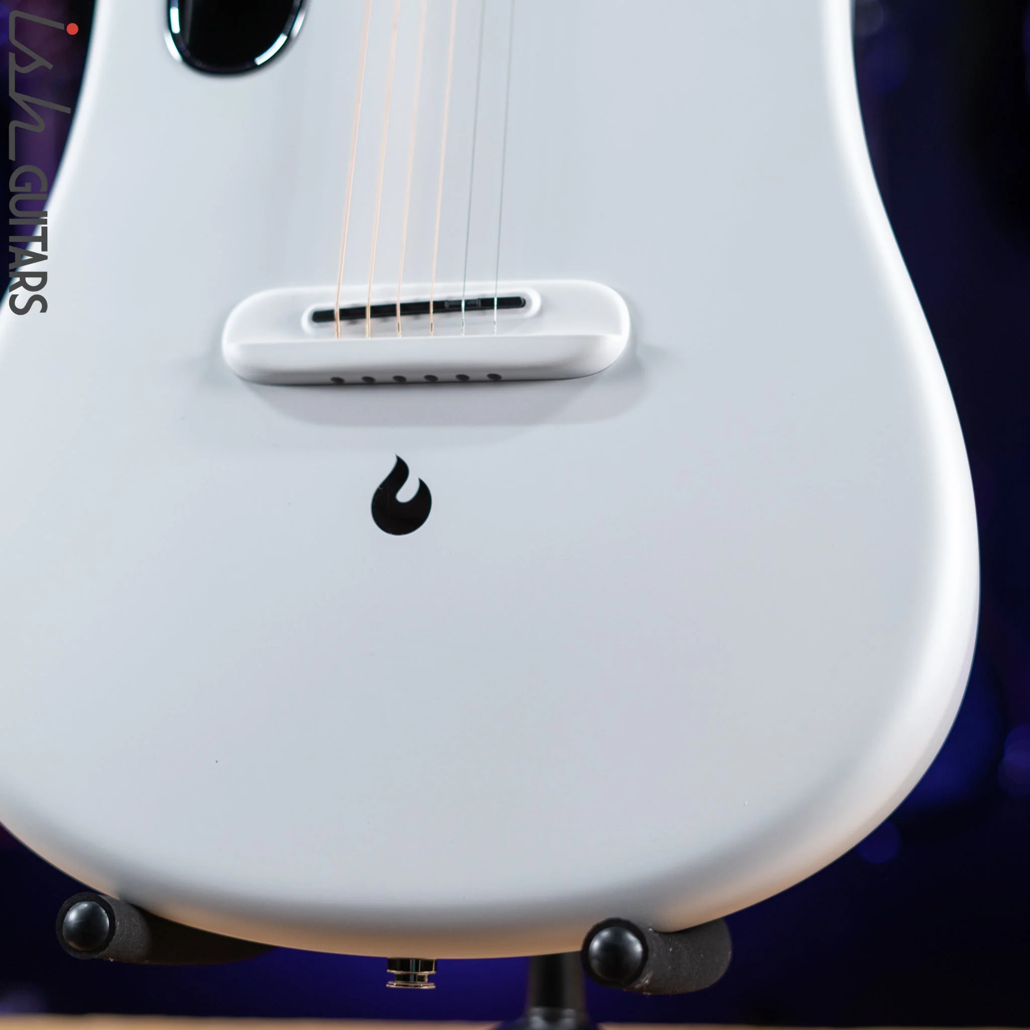 Lava Music Lava Me 3 Smart Acoustic Guitar 36” White w/ Space Bag - Image 4