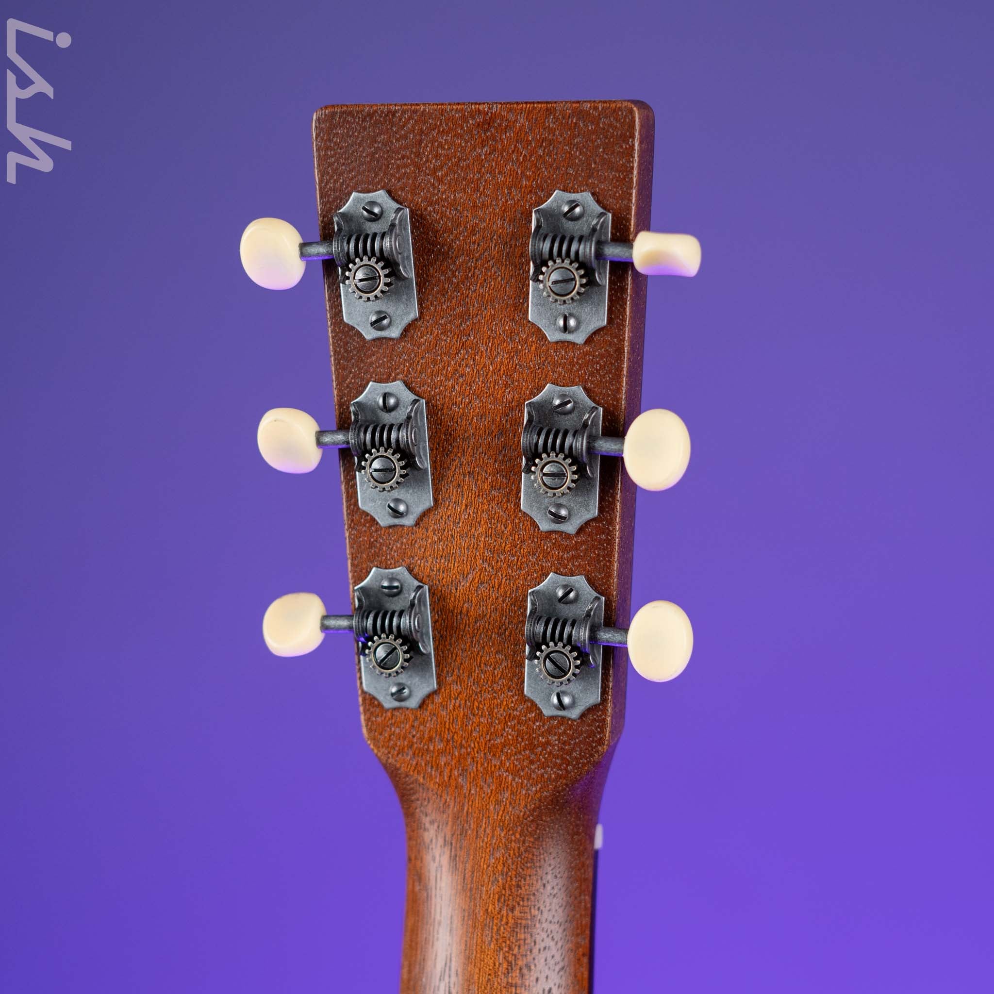 Martin 000-17 Acoustic Guitar Whiskey Sunset Satin - Image 10