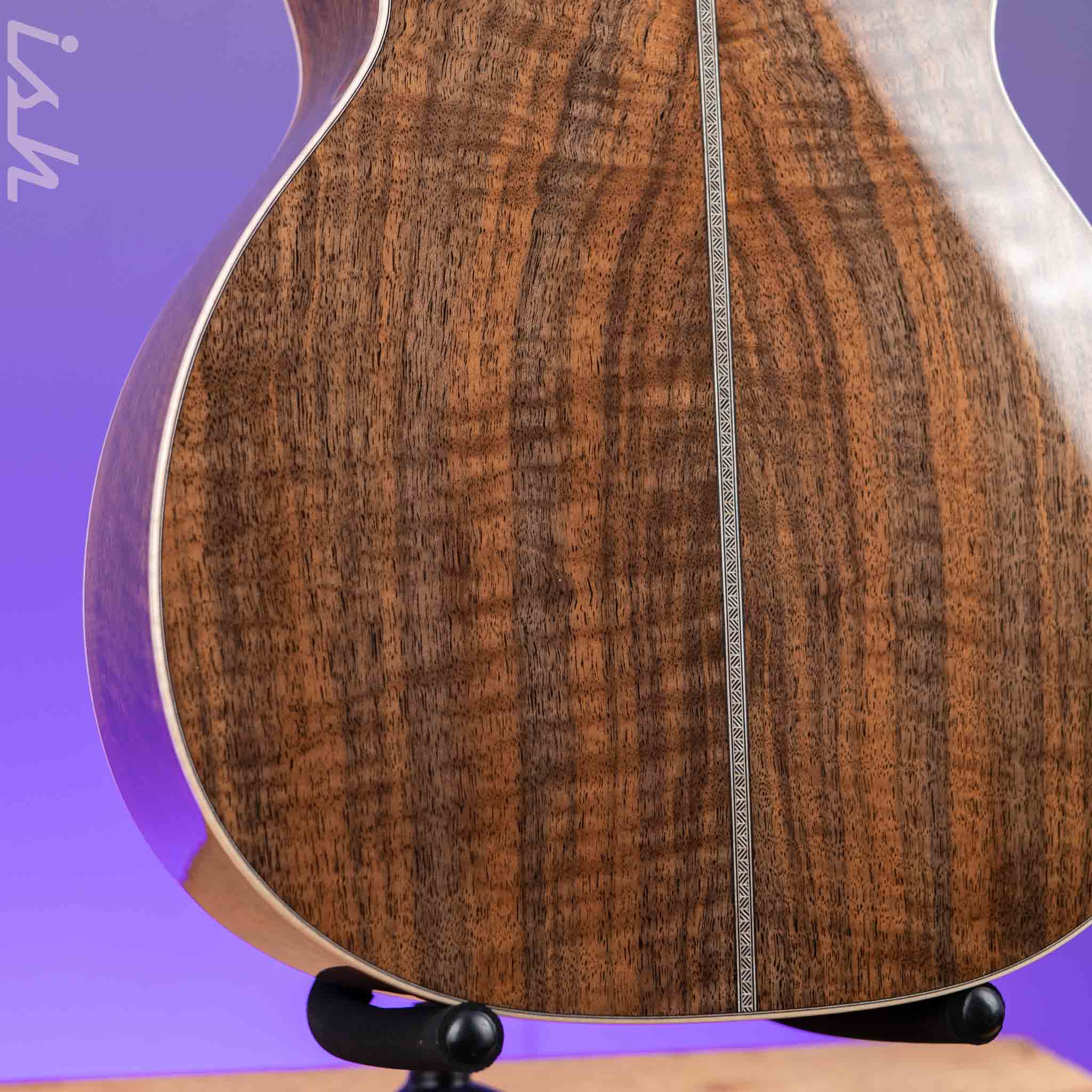 Martin Custom Shop 00-12 Slotted Claro Walnut w/ Flamed Maple Binding - Image 10