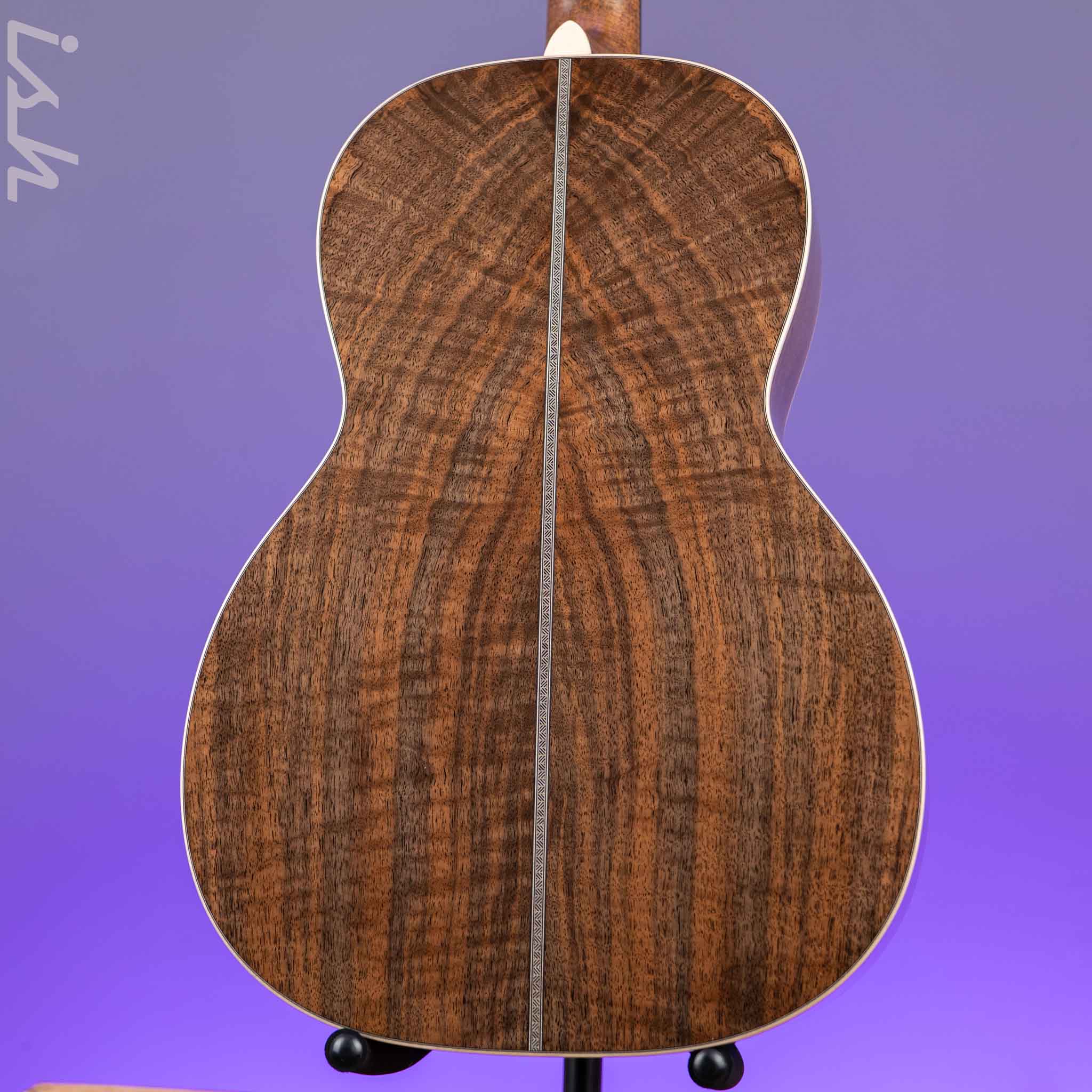 Martin Custom Shop 00-12 Slotted Claro Walnut w/ Flamed Maple Binding - Image 8