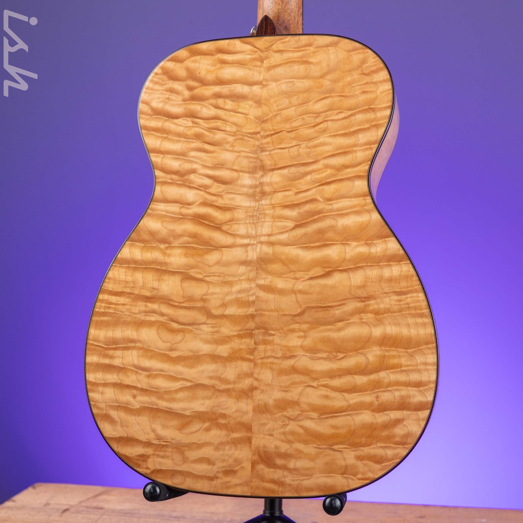 Martin Custom Shop 00-28 Style Western Red Cedar w/ Premium Quilted Maple Back & Sides - Image 10