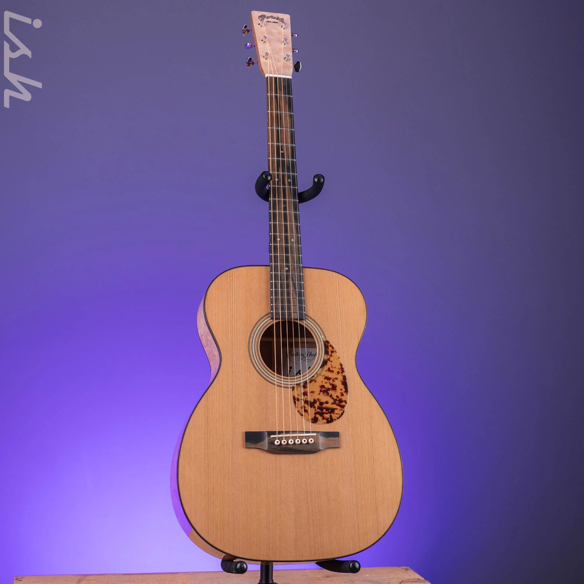 Martin Custom Shop 00-28 Style Western Red Cedar w/ Premium Quilted Maple Back & Sides - Image 3