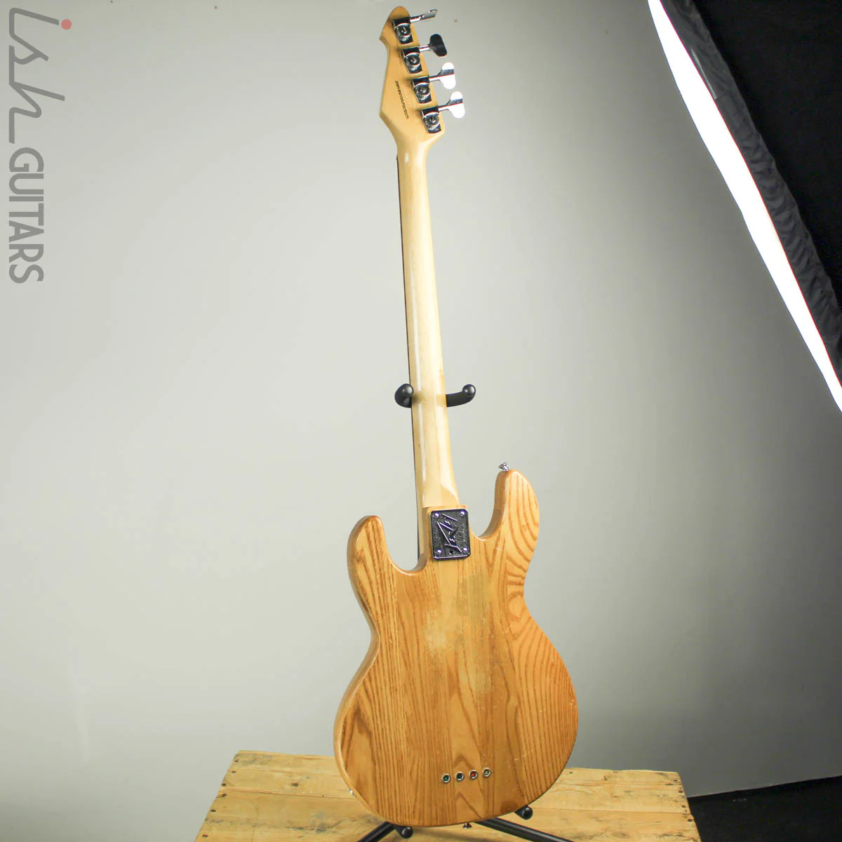 Peavey T-40 Bass Natural - Image 12