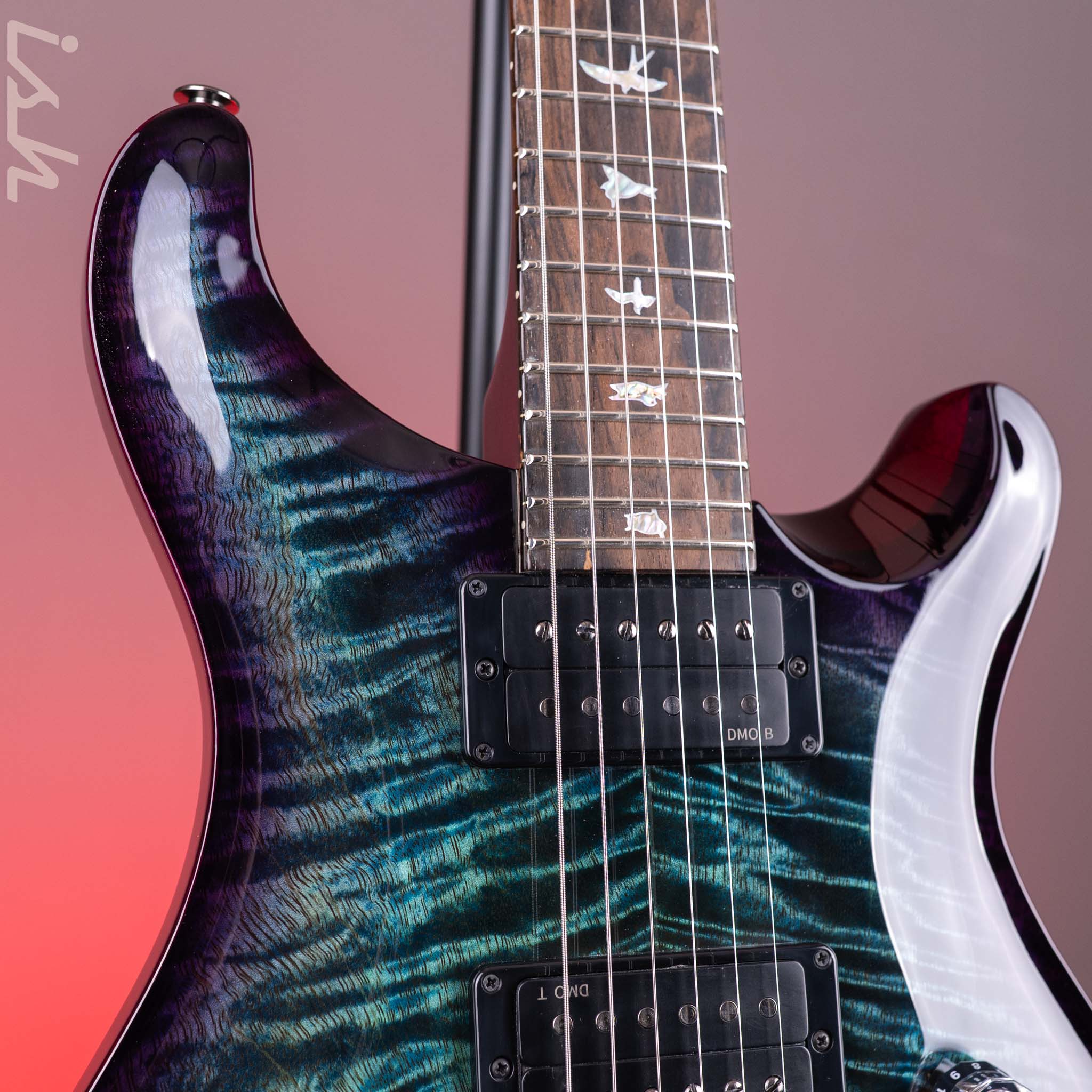 PRS Custom 24 Mango Top Limited Edition Faded Whale Blue with a Black Wrap Burst - Image 4