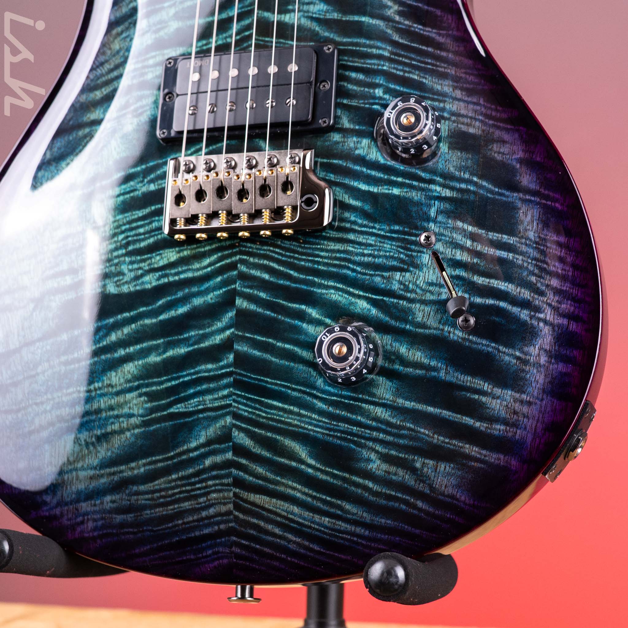 PRS Custom 24 Mango Top Limited Edition Faded Whale Blue with a Black Wrap Burst - Image 5