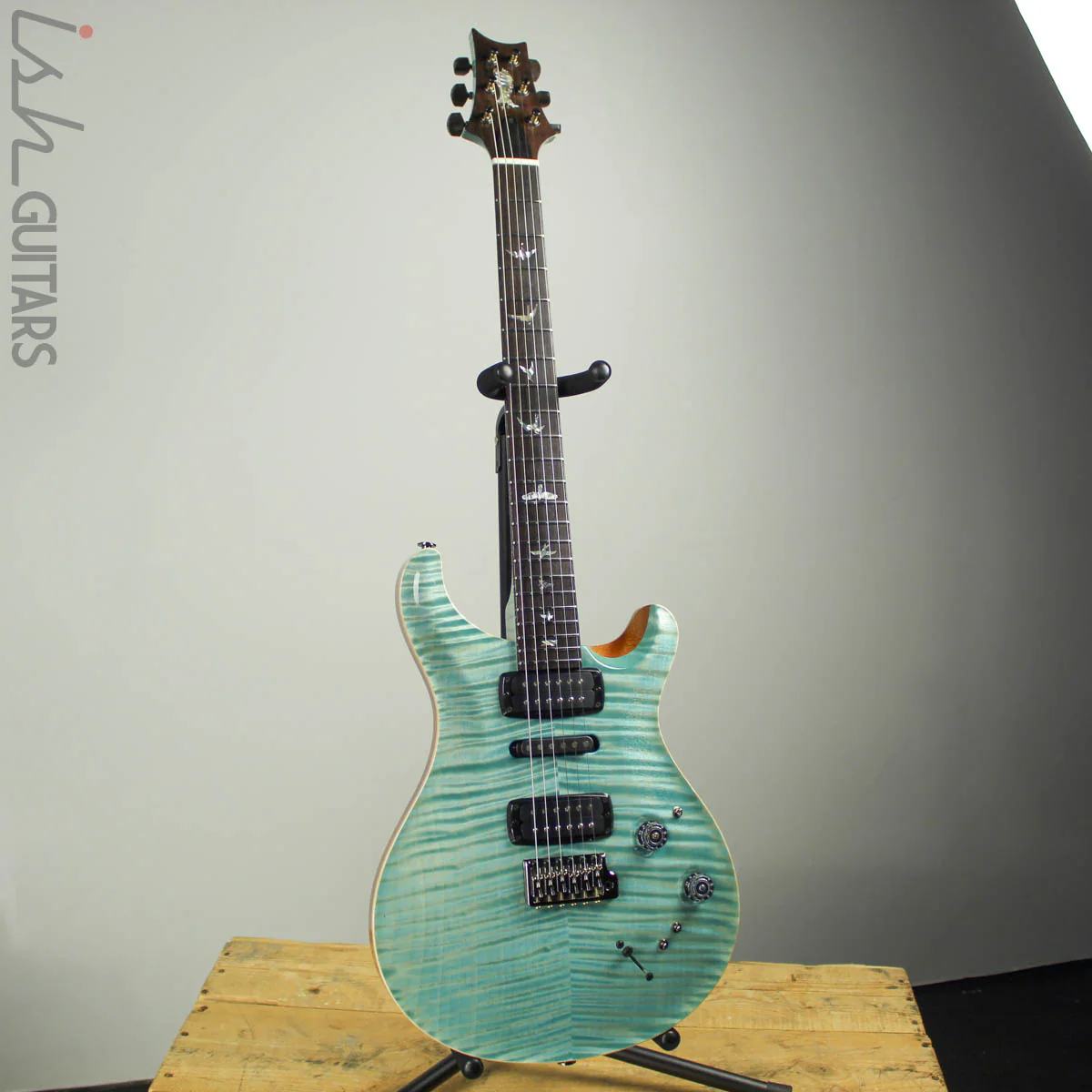 2019 PRS Modern Eagle V Private Stock Limited Glacier Blue - Image 2