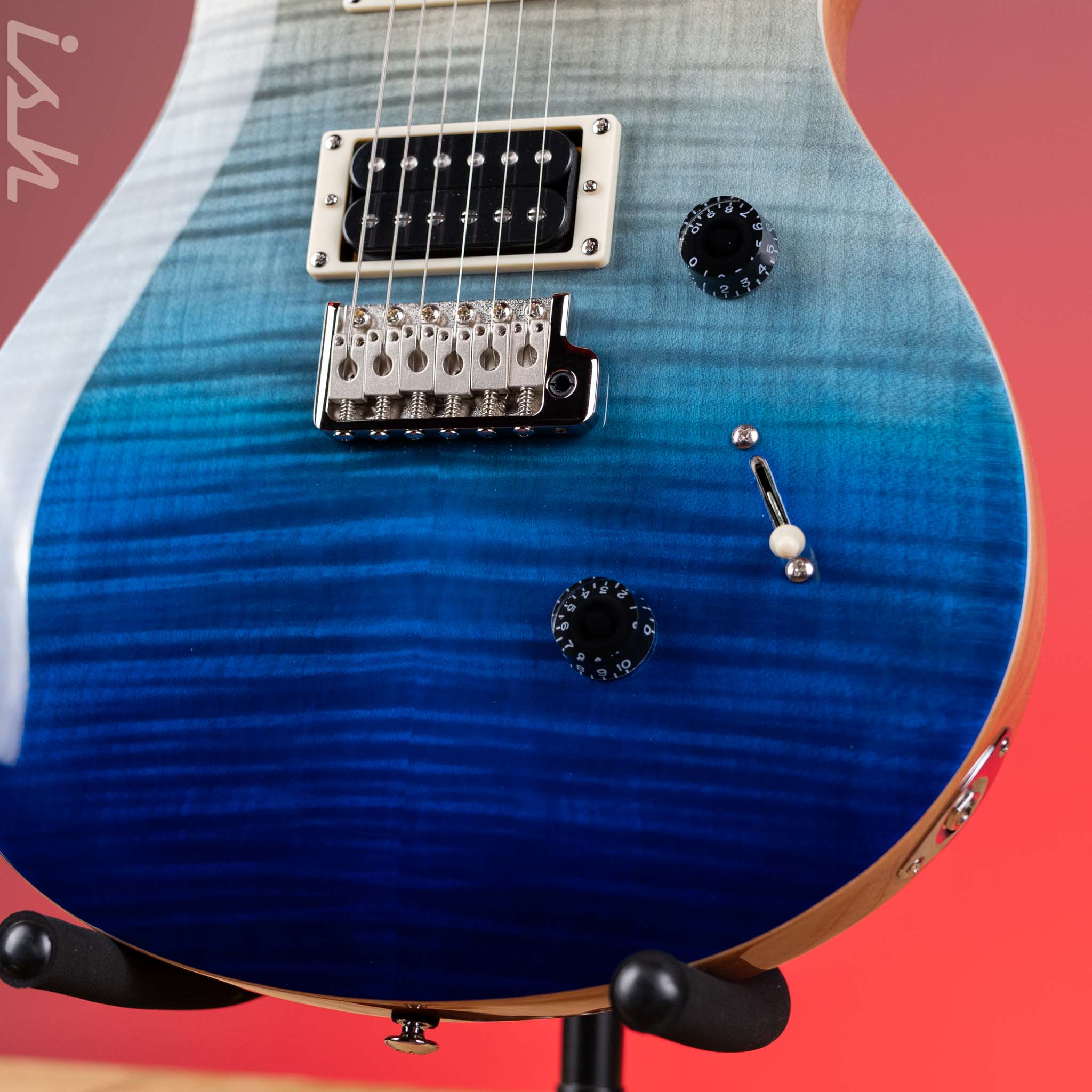 PRS SE Custom 24 Electric Guitar Blue Fade Demo - Image 4