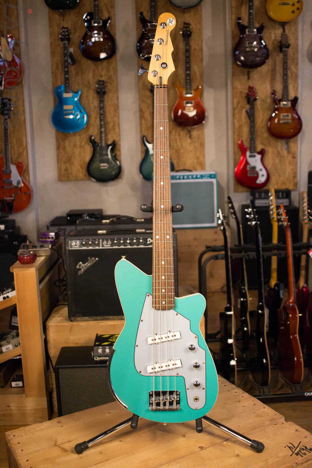 USA Reverend RumbleFish Turquoise 4 String Bass RARE - Image 2
