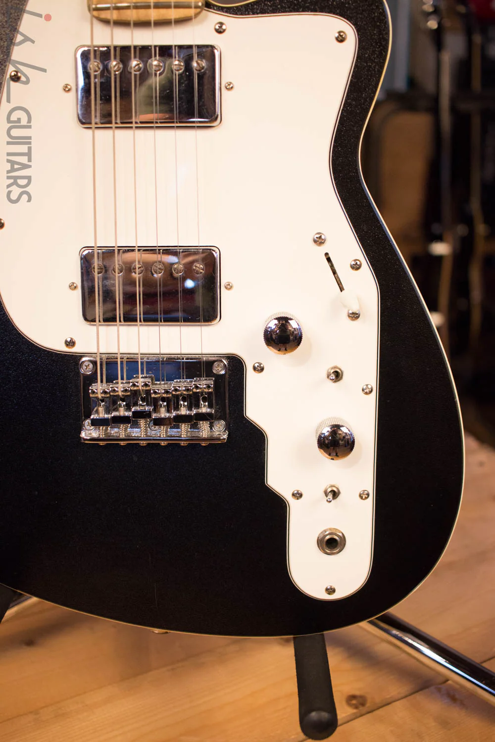 1990's USA Reverend Guitar Rocco #00119 Early Phenolic Jet Black - Image 4