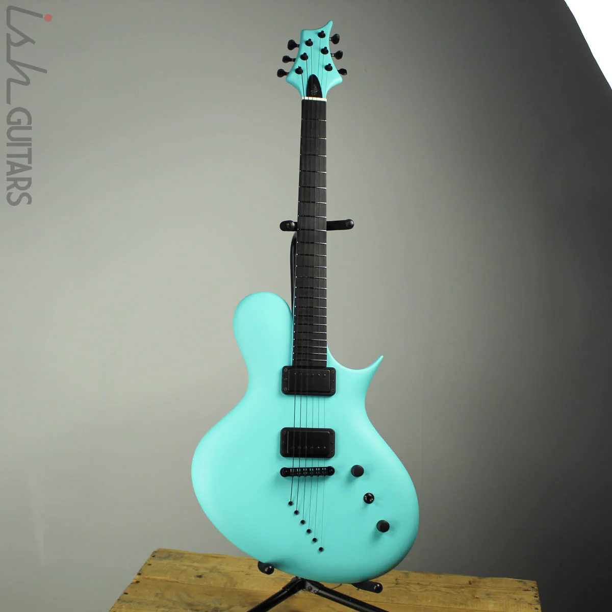 Ritter Porsch Singlecut Electric Guitar Harrods Bittermint Blue NAMM 2020 - Image 2
