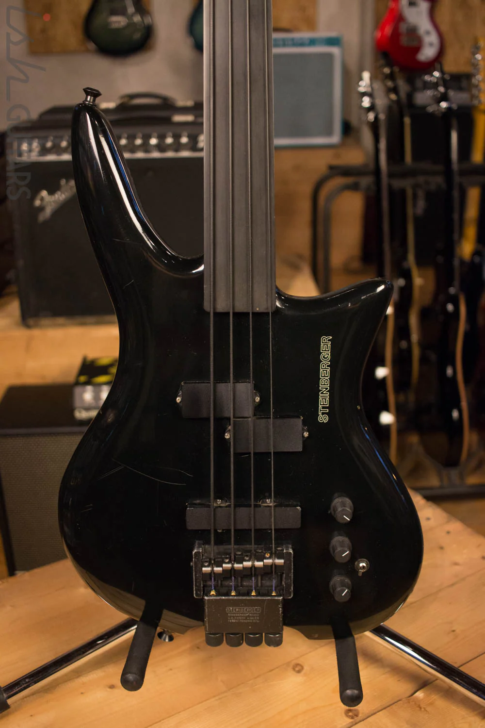 Steinberger XQ3 Fretless Bass Black 4 String