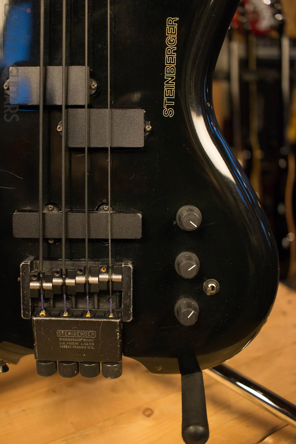 Steinberger XQ3 Fretless Bass Black 4 String - Image 4