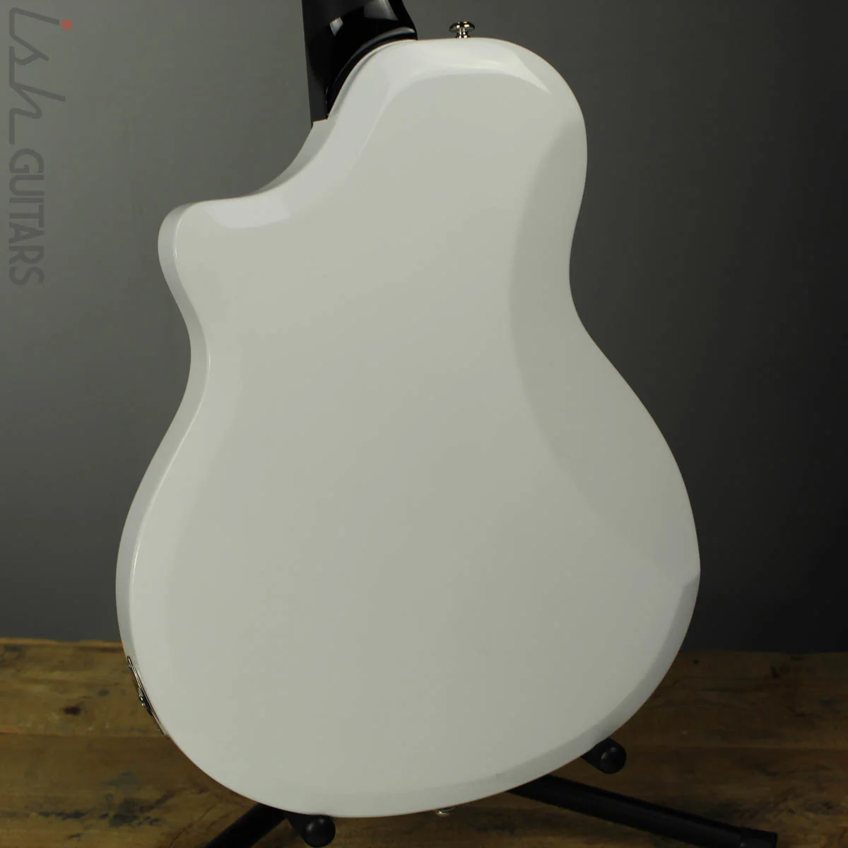 Supro David Bowie Limited Edition Dual Tone Electric Guitar White Finish - Image 7