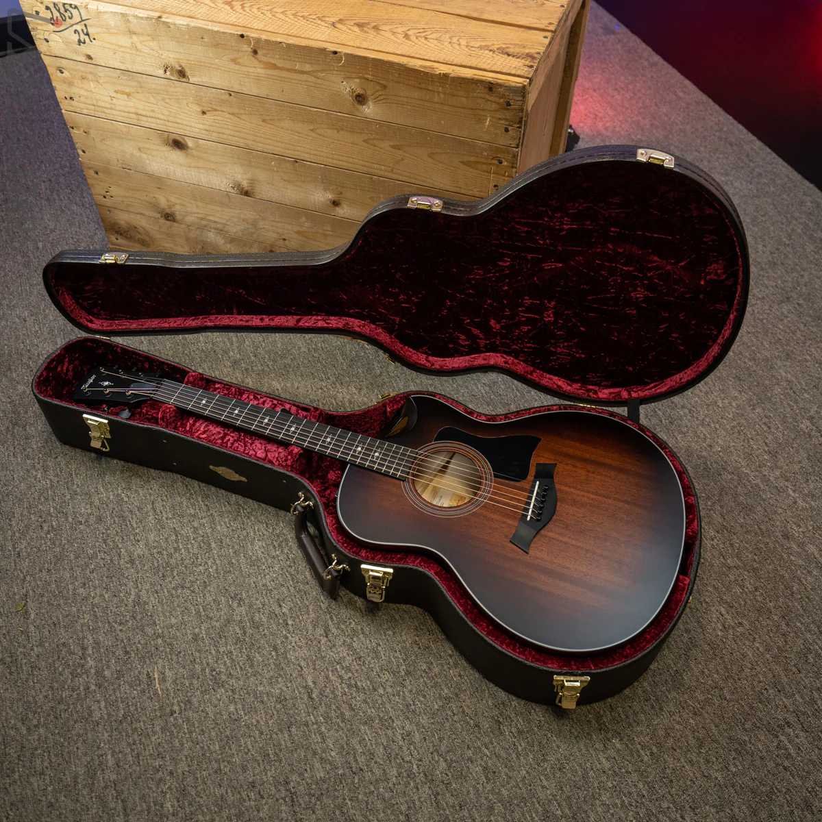 Taylor 326ce Urban Ash/Mahogany - Image 15