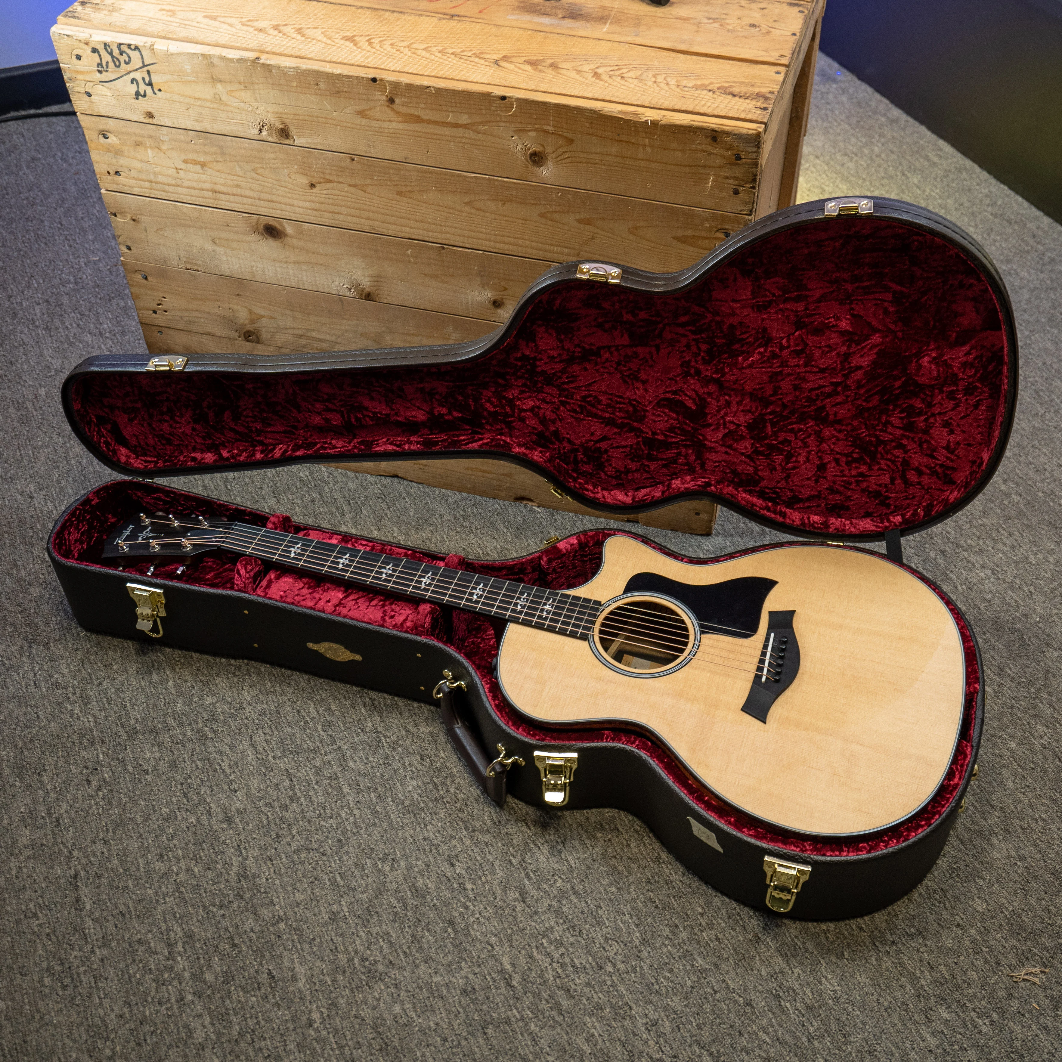 Taylor E14ce LTD Grand Auditorium Spruce/ Striped Ebony - Image 15