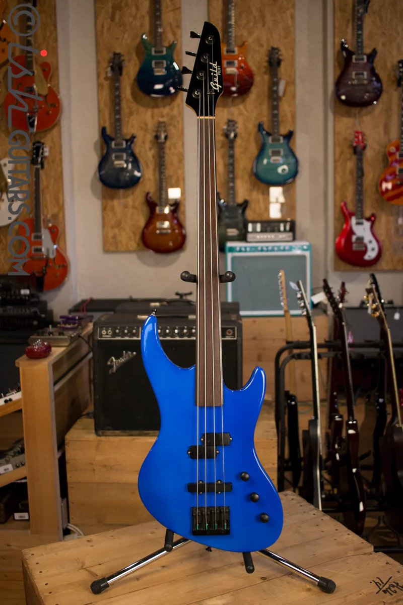 USA Guild Pilot Fretless Rare Blue w/ Case - Image 3