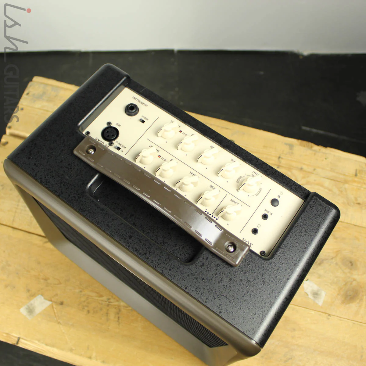 Vox VX50AG Acoustic Guitar Amp - Image 3